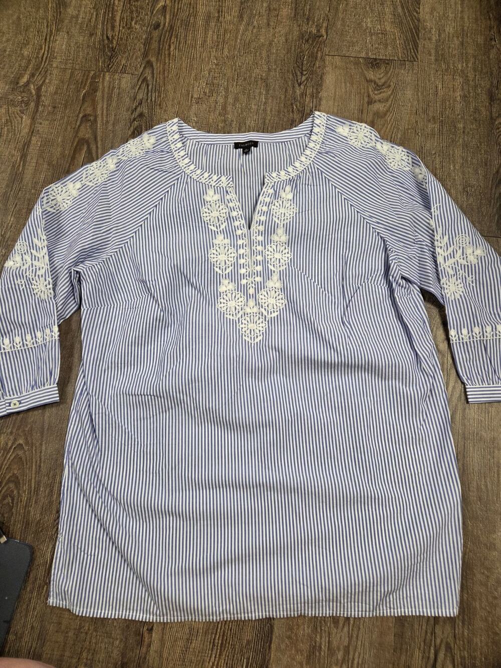Talbots Petite Women's Striped Blouse Blue Embroidered White Top Shirt Medium